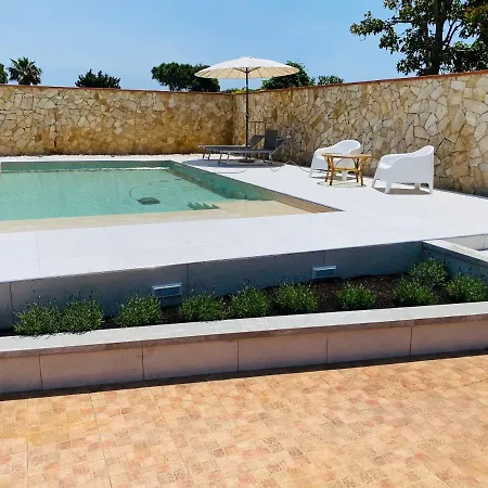 Carmen Con Piscina ヴィラ シラクーサ